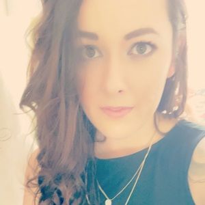 Meet your Posher, Courtney